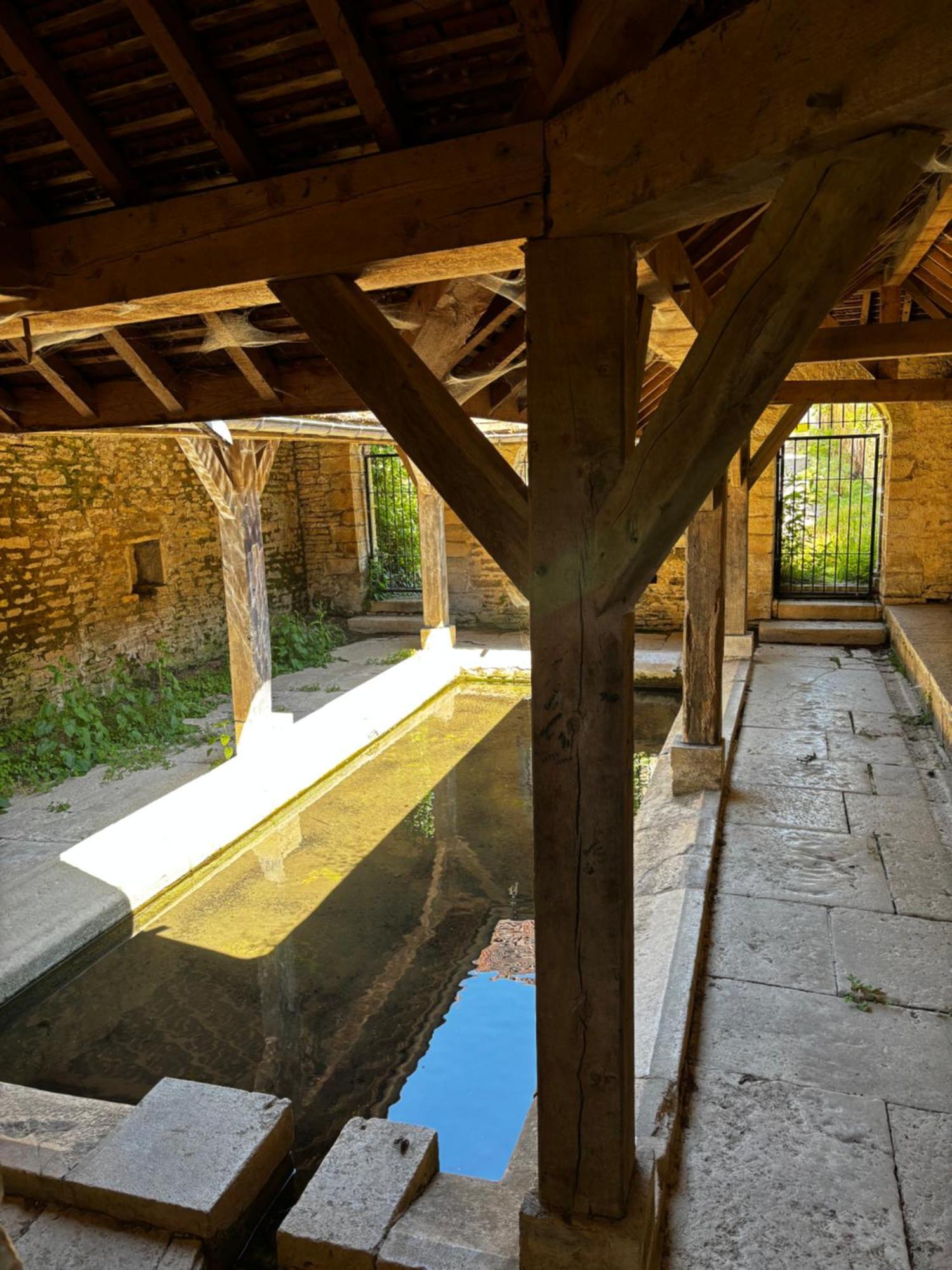Au Lavoir Hotell Fontaine-Française Eksteriør bilde